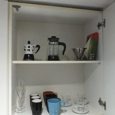 Lisbon Underground Apartment *