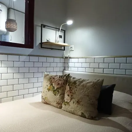 Lisbon Underground Apartment *